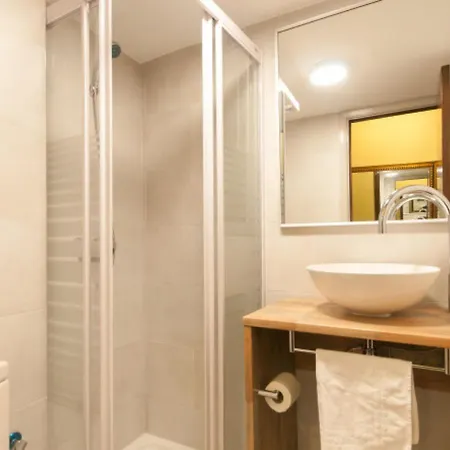 Find Calm At This Cozy City Sanctuary With Terrace Barcelona Buitenkant foto