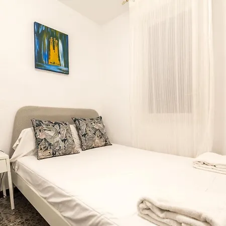 Find Calm At This Cozy City Sanctuary With Terrace Barcelona Buitenkant foto
