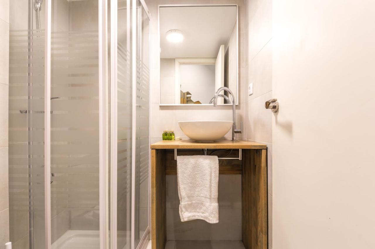 Find Calm At Cozy Sanctuary With Terrace Apartament Barcelona