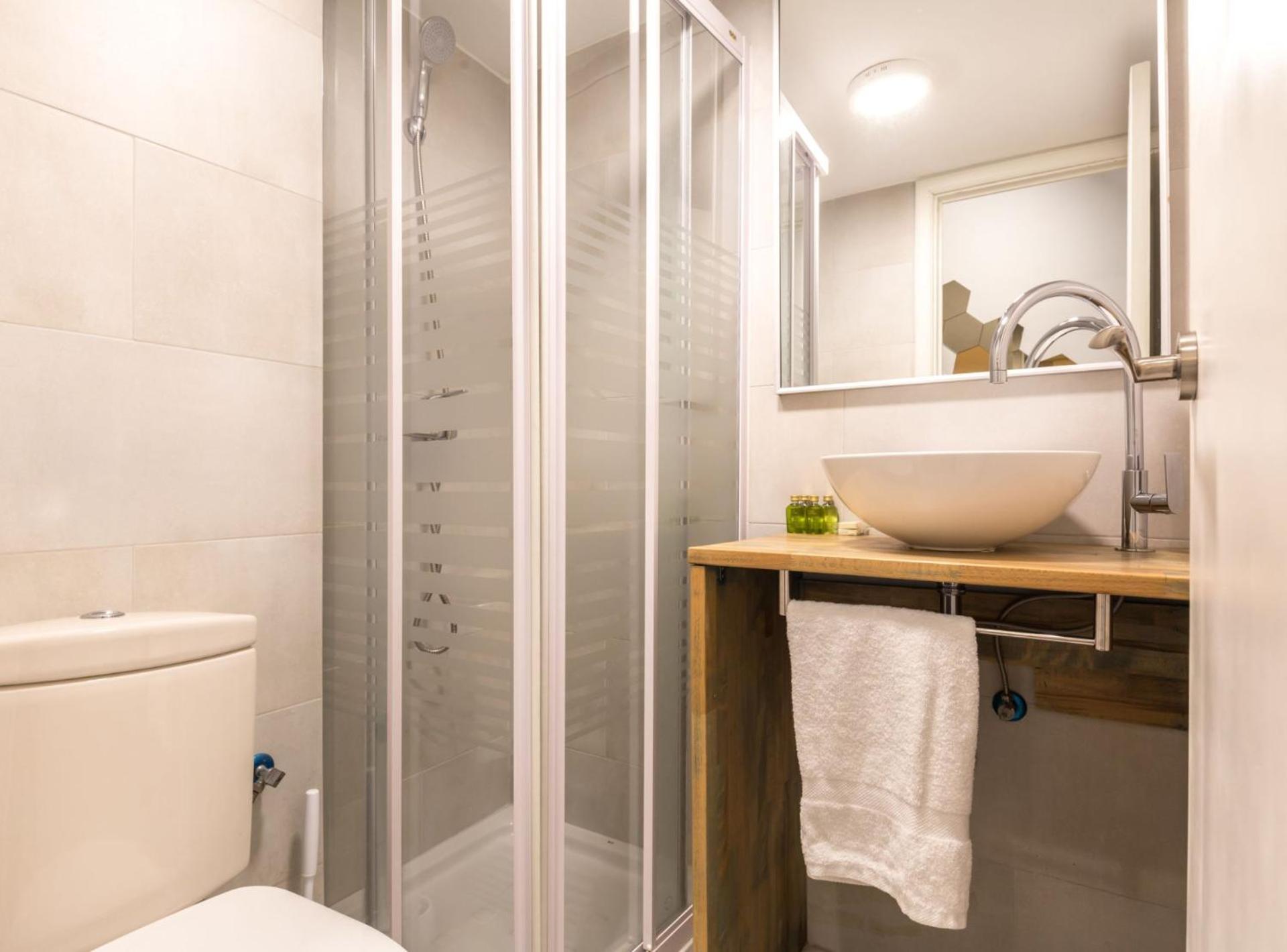 Find Calm At Cozy Sanctuary With Terrace Apartament